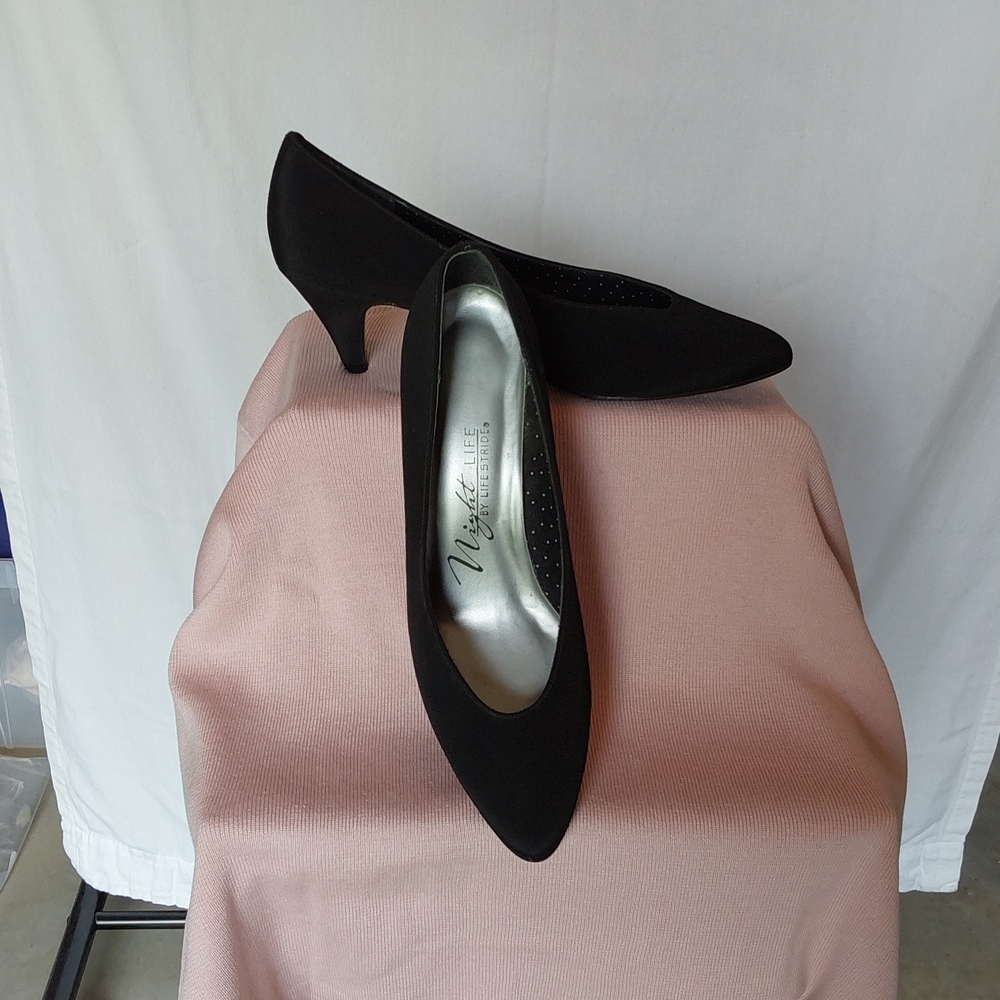 LAST CHANCE! Black fabric dressy/formal heels, Lifestride, 8.5AA, 2.5" heel